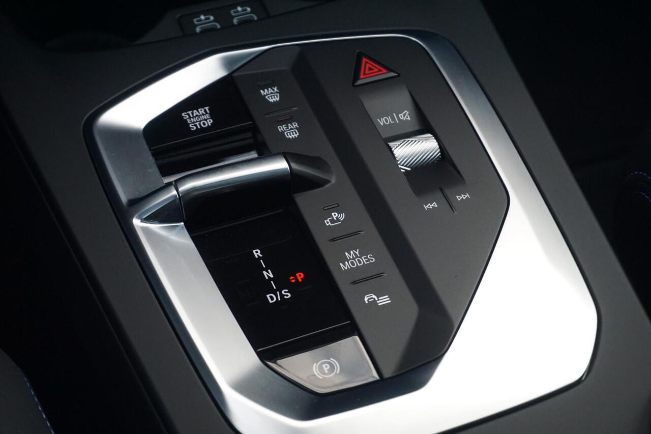 BMW 2-SERIE Gran Coupé 220 M Sportpakket Pro 19'' / Elektrisch Verstelbare Stoelen / Harman Kardon / Driving Assistant Plus