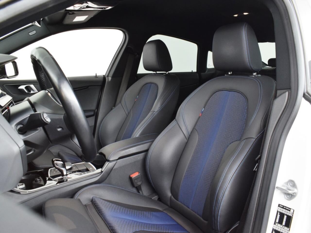 BMW 2-SERIE 218i Introduction Edition | M-Sport o Live Cockpit o CarPlay