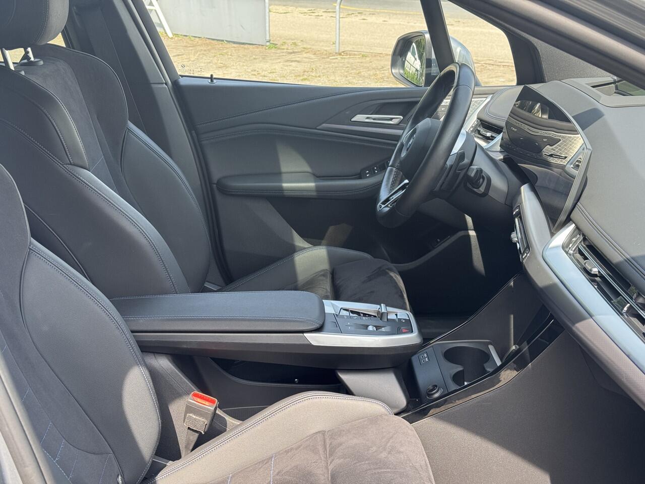 BMW 2-SERIE Active Tourer 225e xDrive M pakket, Harman/Kardon, Head-Up, Trekhaak, Panoramadak, Adaptive cruise, Alle Opies!!! . Een proefrit levert het bewijs. Neem contact op en we maken een afspraak!