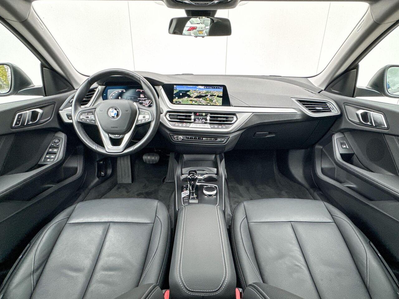 BMW 2-SERIE Gran Coupé 220i | Comfort Pack | Panoramadak | cruise control adaptief