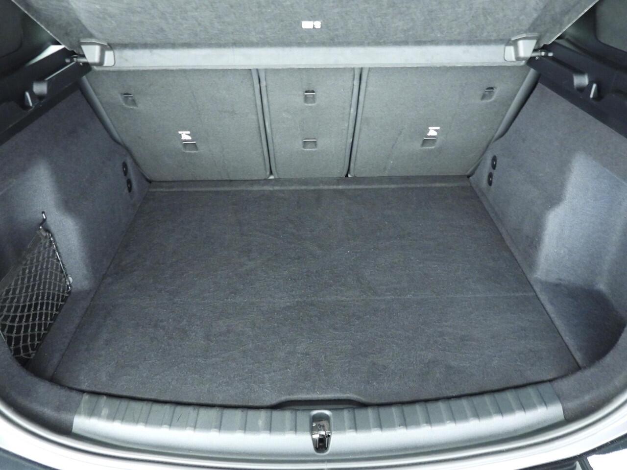 BMW 2-SERIE Active Tourer 220i | M-Sportpakket | LED | HUD | Active cruise | Elektr. zetels | Keyles go | DAB | Harman-kardon sound | Alu 17 inch