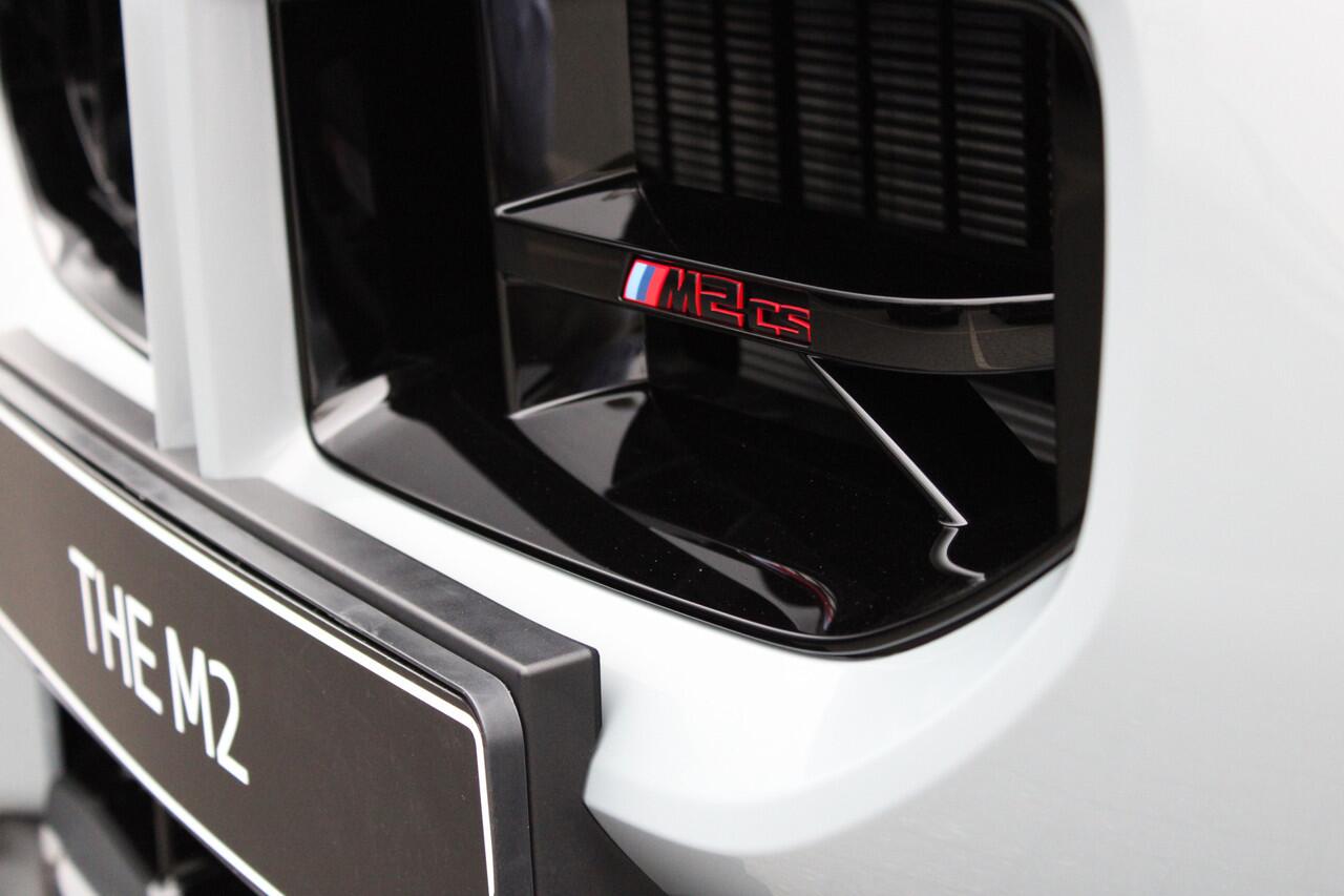 BMW 2-SERIE Coupé M2 CS High Executive Automaat / M Drive Professional / M Adaptief onderstel / M Carbon-keramische remmen / Adaptieve LED / Active Cruise Control / Comfort Access /