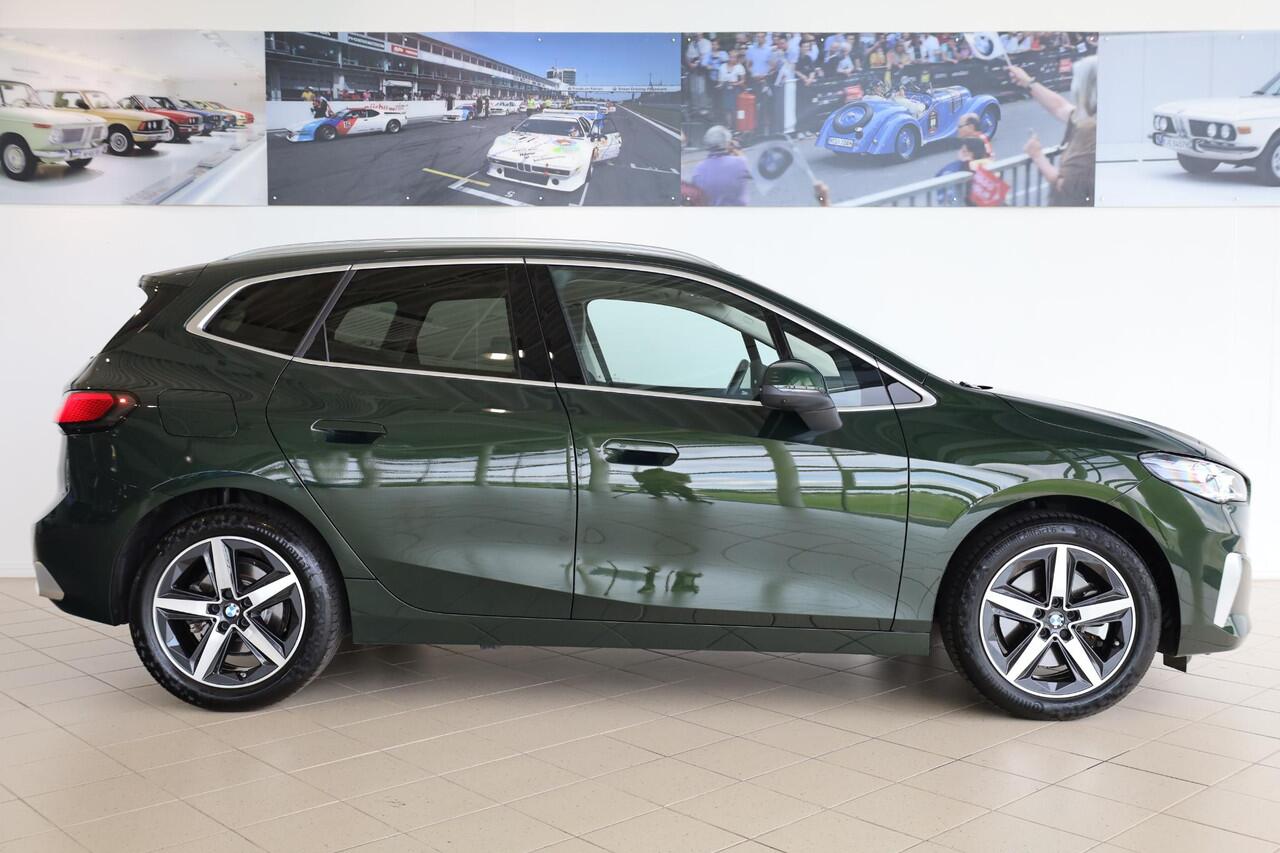 BMW 2-SERIE Active Tourer 223i | Luxury Line | Driving Assistant Professional | Travel Pack | Innovation Pack | Trekhaak Pakket