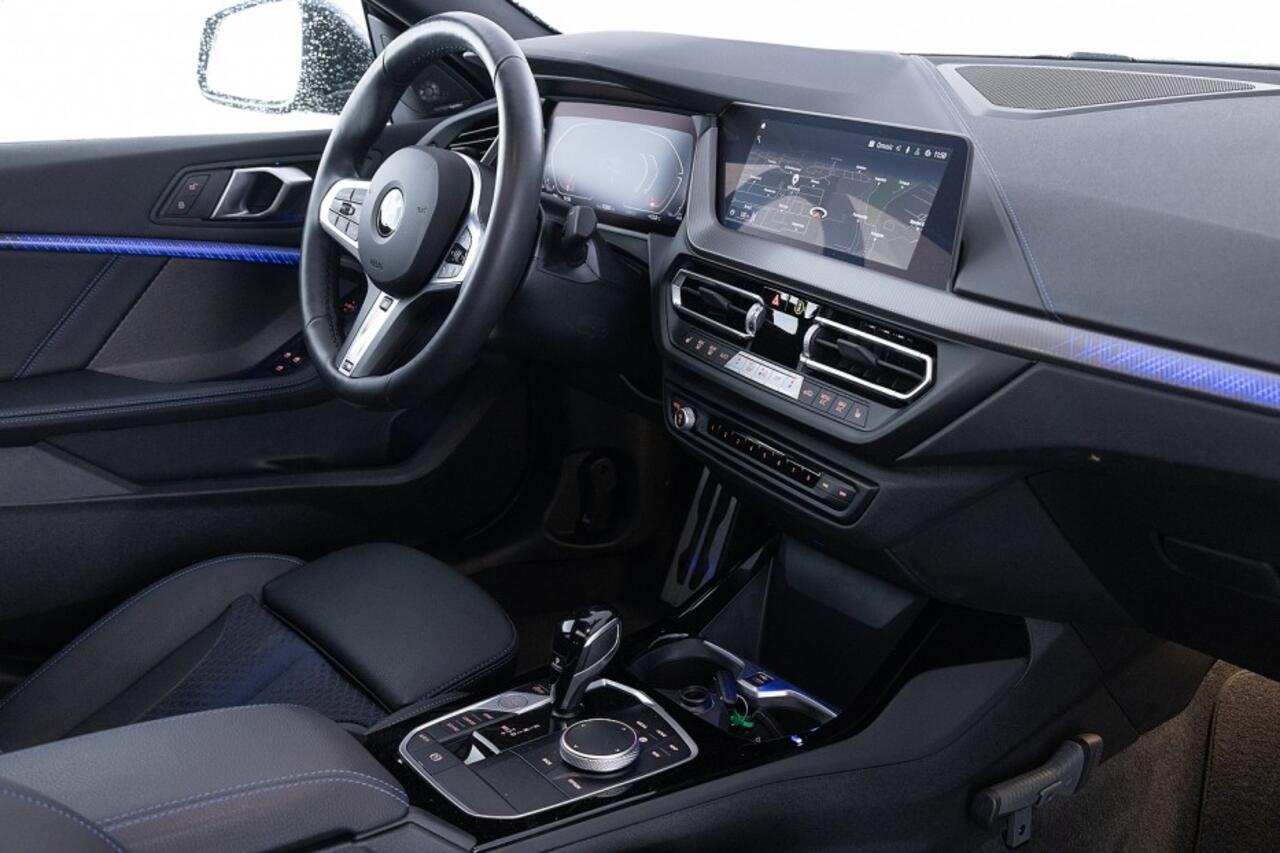 BMW 2-SERIE 218 Gran Coupé M-sport | PANORAMADAK | harman/kardon | Half LEDER