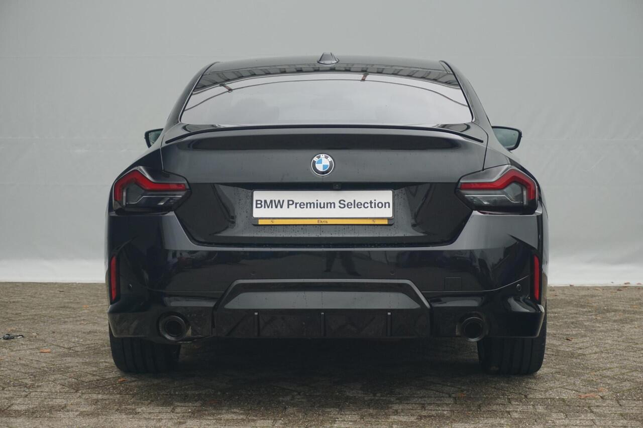 BMW 2-SERIE Coupé 218i M Sportpakket 19'' / Harman Kardon / Stuur-stoel verwarming / Trekhaak