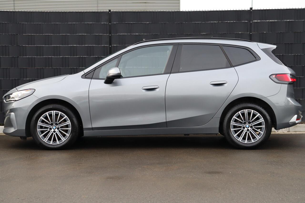 BMW 2-SERIE Active Tourer 218i Automaat | Leder | Panoramadak | Stoel-/Stuurverwarming | Elek. Trekhaak | Navigatie