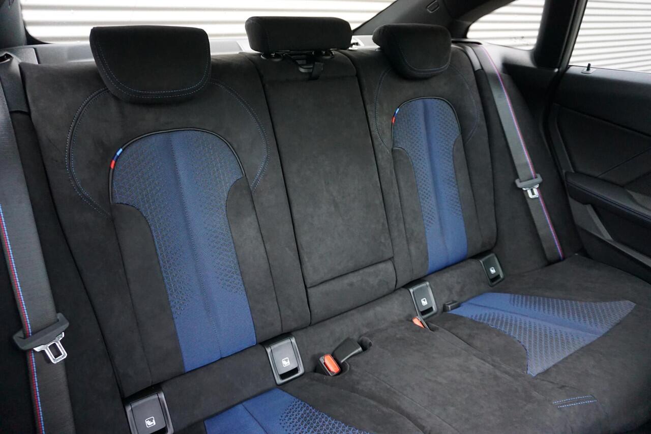 BMW 2-SERIE Gran Coupé 218i M Sportpakket Pro | Premium Pack | Comfort Pack | Travel Pack | Glazen panoramadak