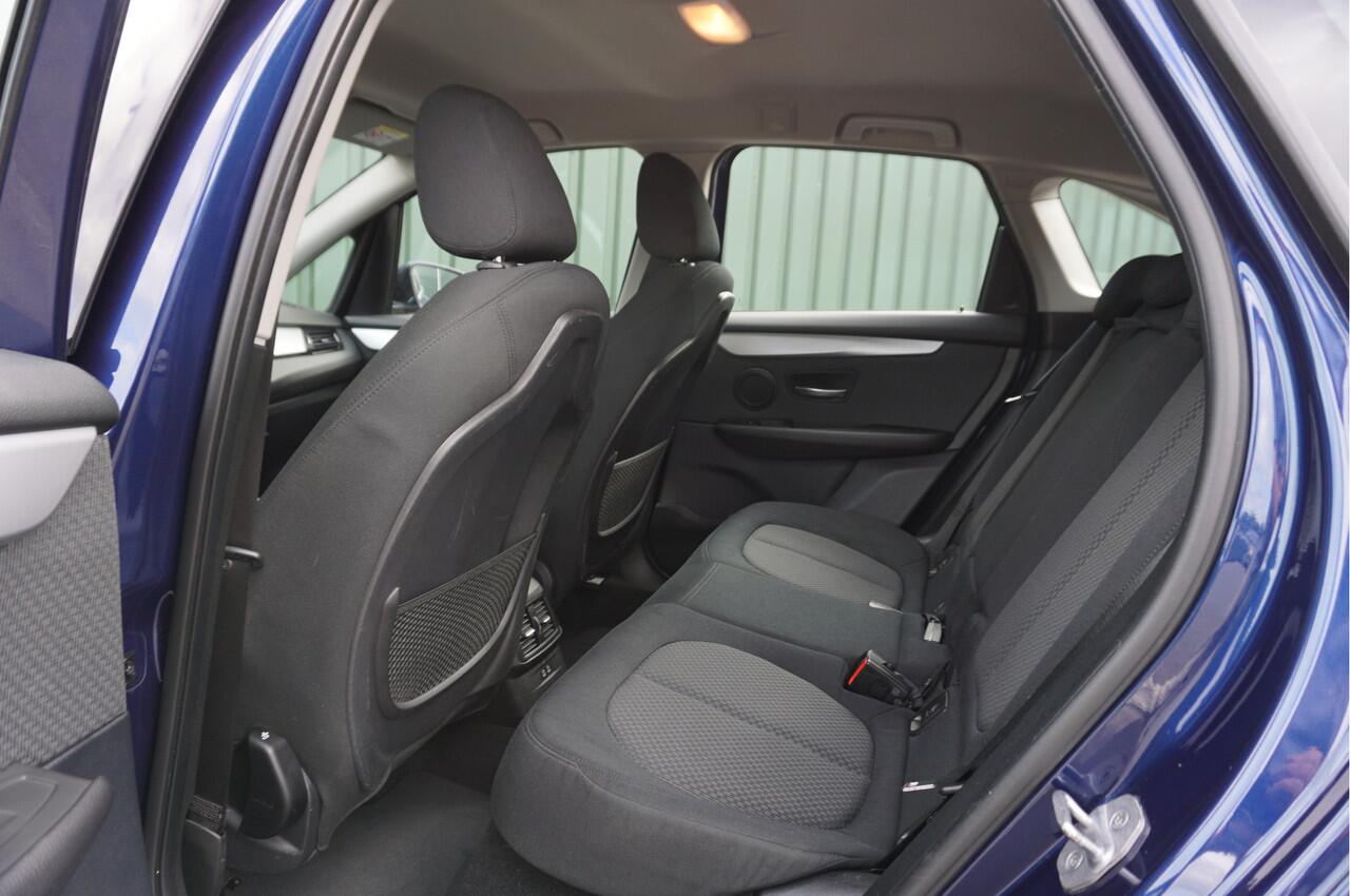 BMW 2-SERIE Active Tourer 225xe iPerformance PHEV - Plugin Hybrid + Navi/ Trekhaak/ Cruise/ Garantie!