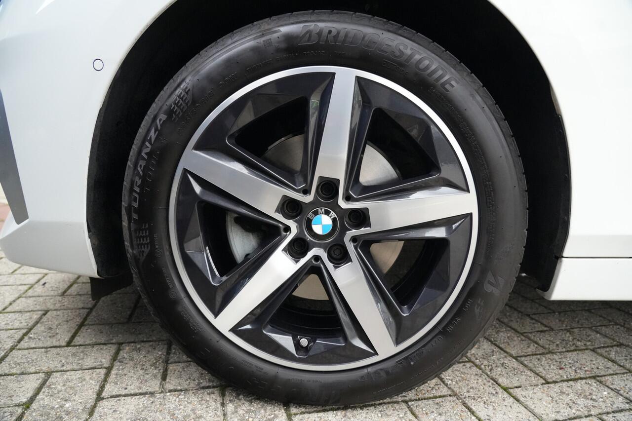 BMW 2-SERIE Active Tourer 218i 136pk Panoramadak/Stoelverwarming/Camera