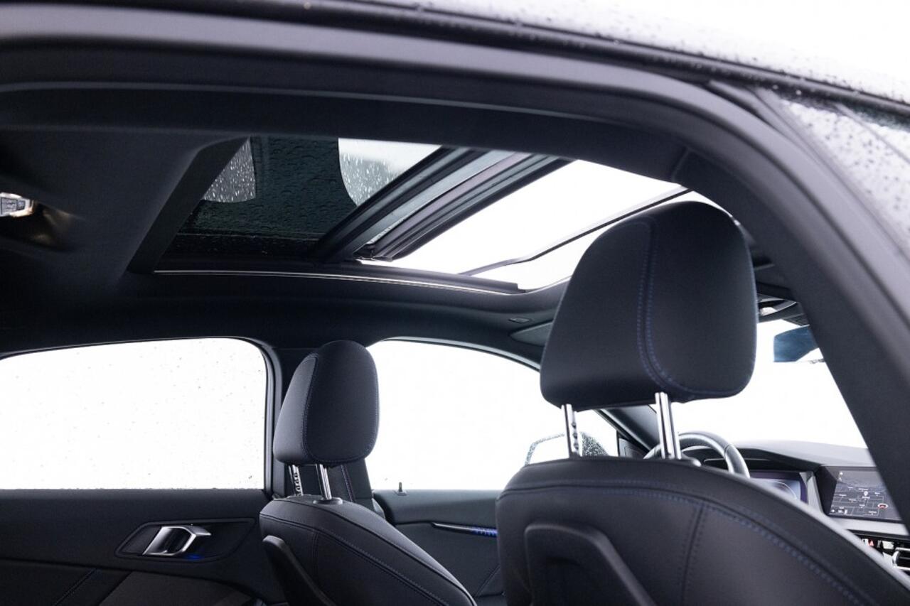 BMW 2-SERIE 218 Gran Coupé M-sport | PANORAMADAK | harman/kardon | Half LEDER