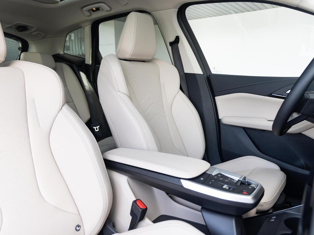 BMW 2-SERIE Active Tourer 225e xDrive | Luxury Line | Innovation Pack | Comfort Pack | Travel Pack | Showroom Selection