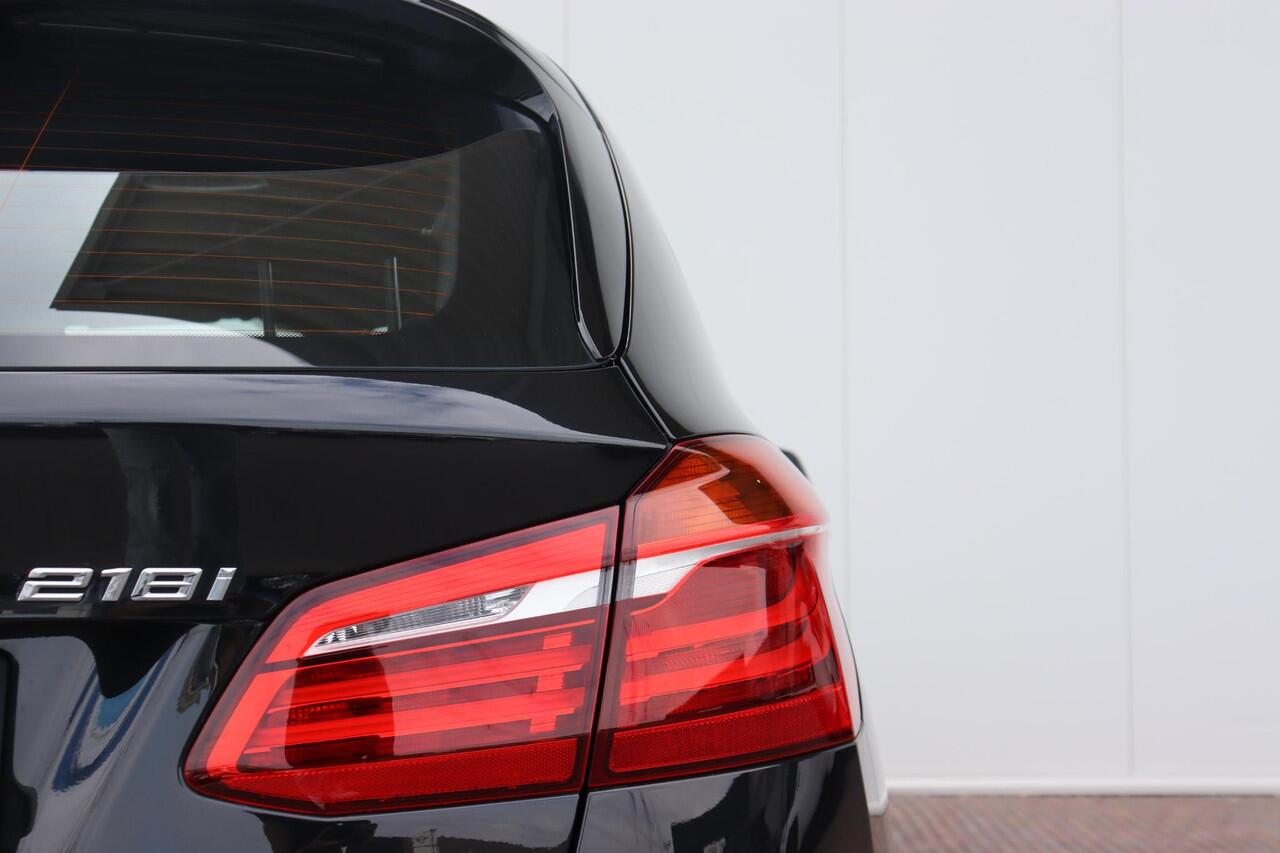 BMW 2-SERIE Active Tourer 218i Executive M-Sport pakket/ Sportstoelen/ Cruise control/ Climate control/ Navigatie