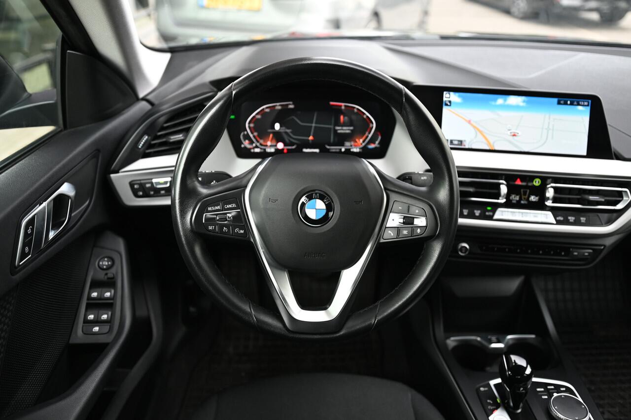 BMW 2-SERIE Gran Coupé 220i Executive Automaat / Adaptieve LED / Live Cockpit Professional / Cruise Control / Extra getint glas achter