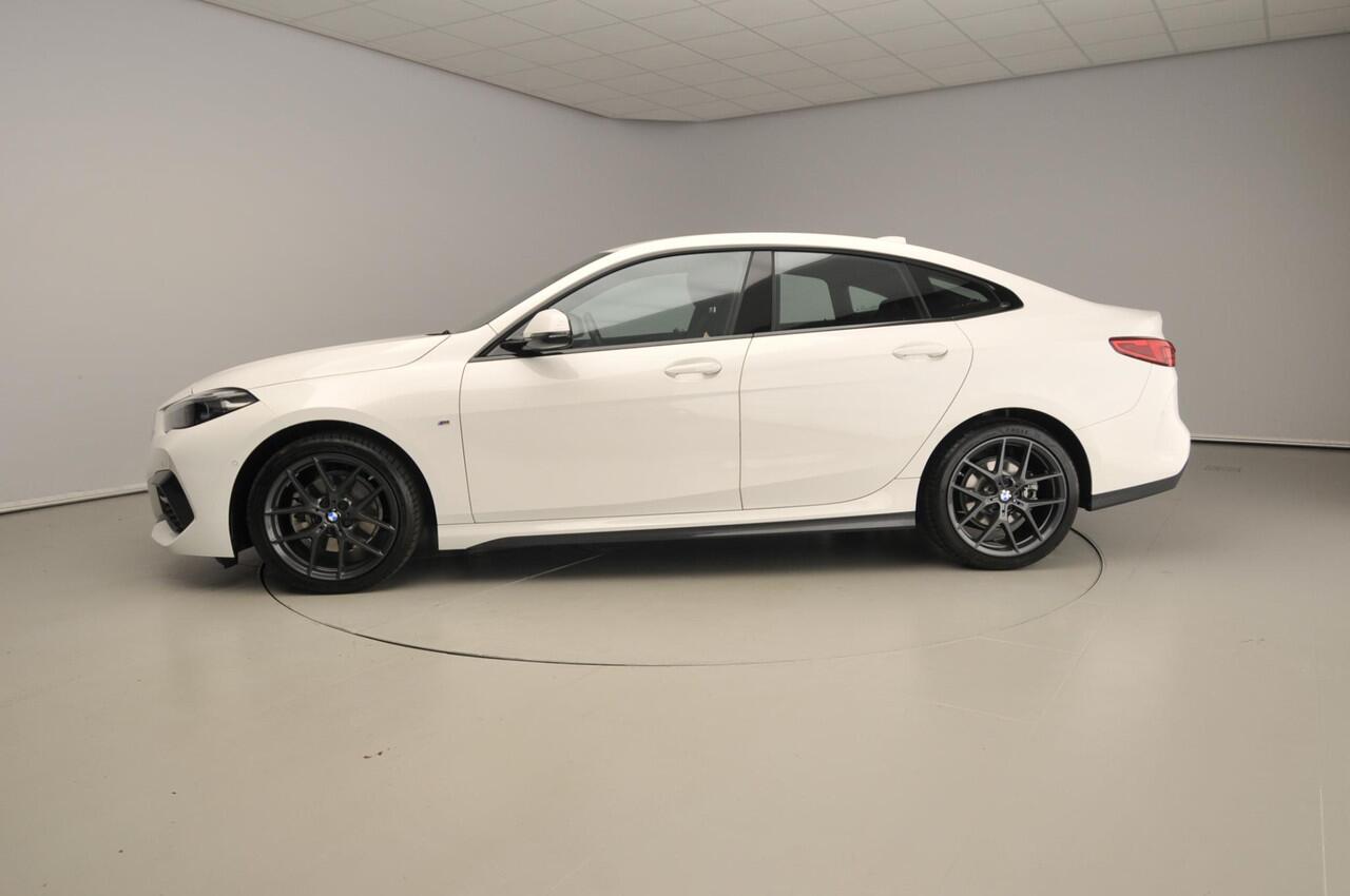 BMW 2-SERIE Gran Coupe 218i | M-Sportpakket | LED | Navigatie | Sportstoelen | Clima | cruise controle | DAB | Alu 18 inch