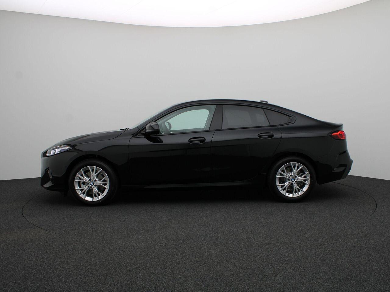 BMW 2-SERIE Gran Coupé 220 Driving Assistant Plus | Sportstoelen voor | Achteruitrijcamera | Premium Pack | 17" | Ekris Selection