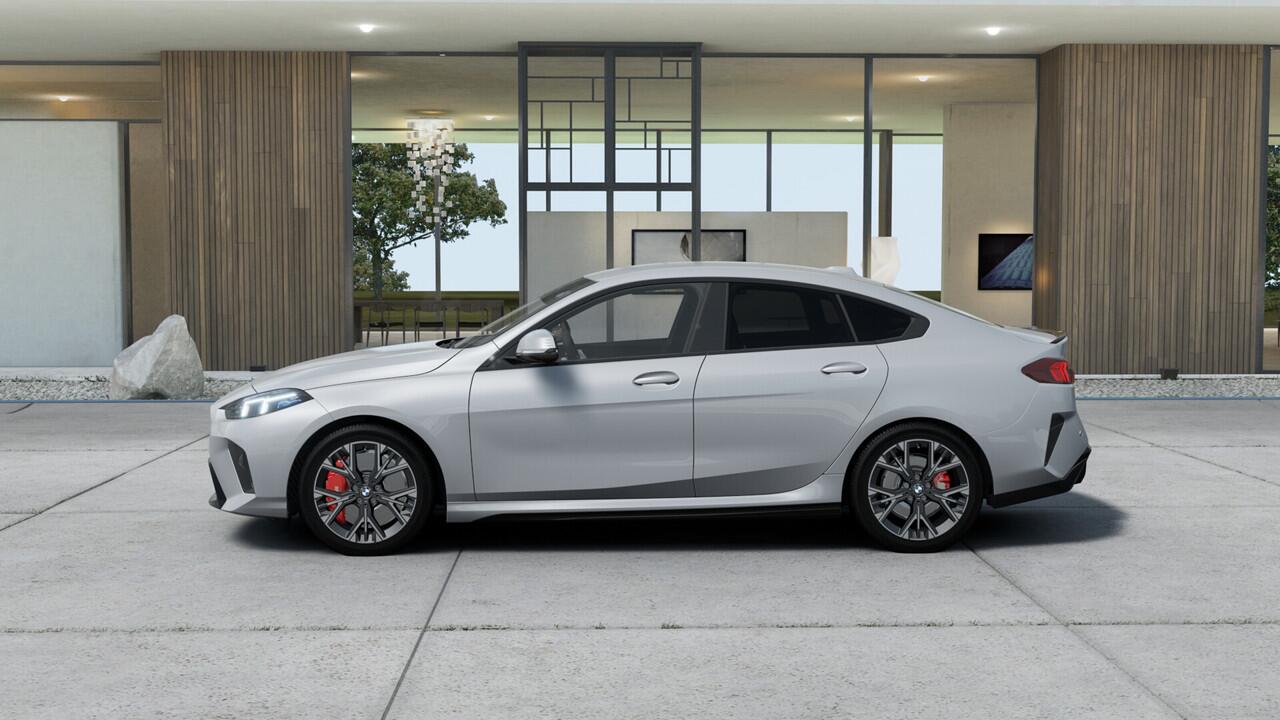 BMW 2-SERIE Gran Coupé 220 M Sport Automaat / Achteruitrijcamera / Sportstoelen / M Adaptief onderstel / Comfort Access / Adaptieve LED / Stoelverwarming