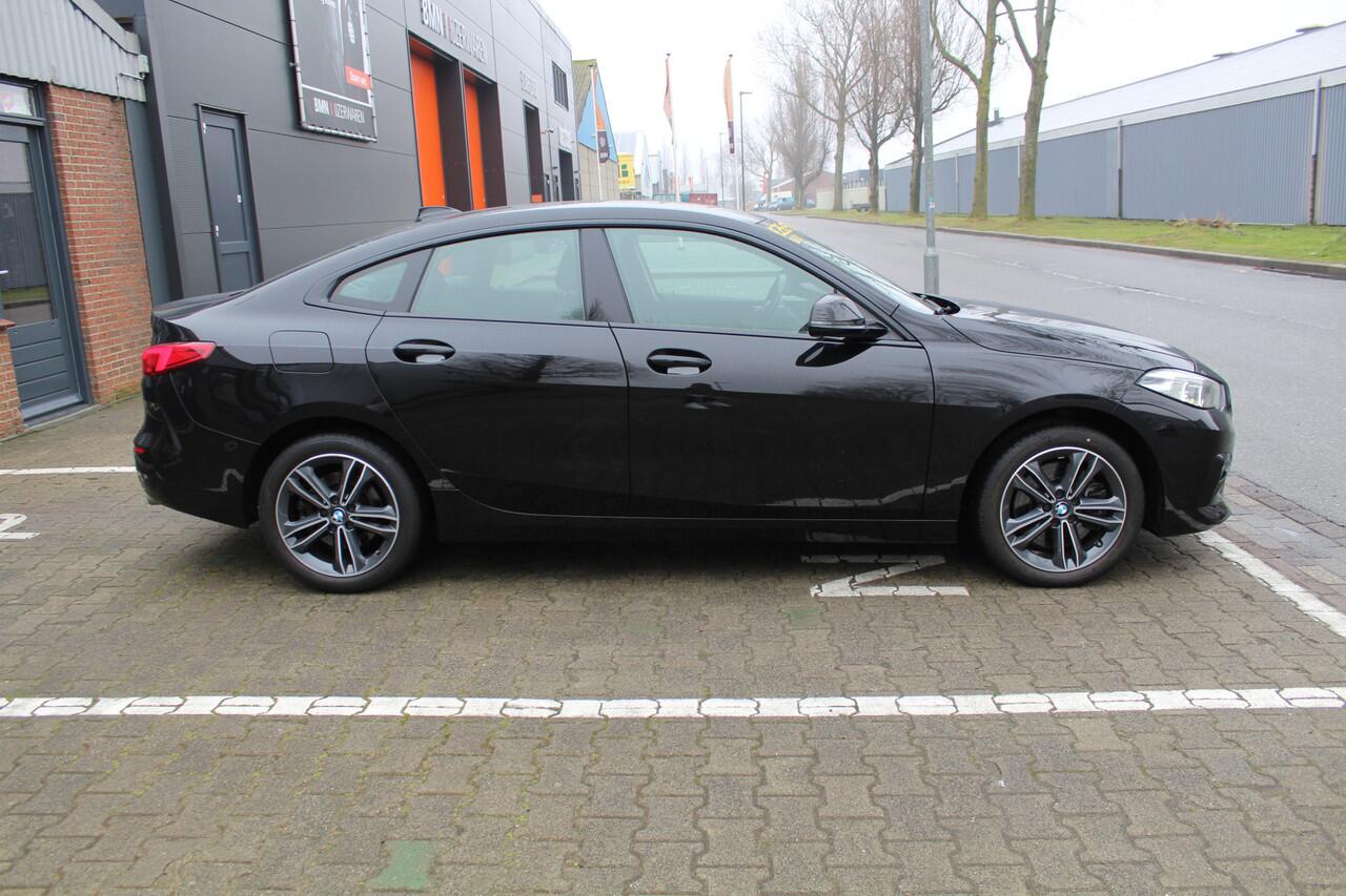 BMW 2-SERIE Gran Coupé 220I SPORT LINE GRAN COUPE AUTOMAAT 1 JAAR GARANTIE / GEEN AFLEVERINGS KOSTEN