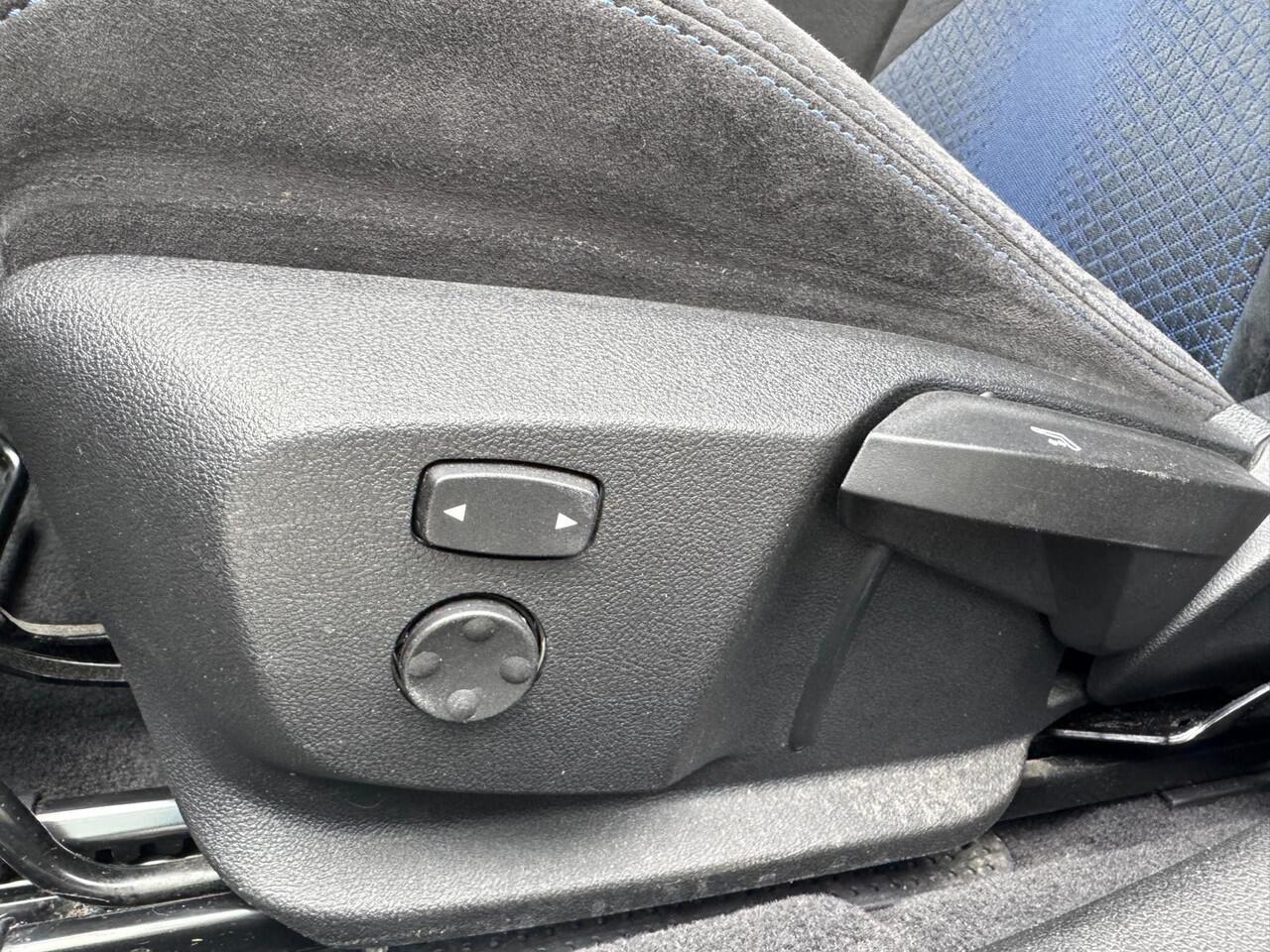 BMW 2-SERIE Gran Coupé M235i xDrive High Exe, M Performance, Schaalstoel, Head-up, Harman/Kardon, Adaptive Cruise . Een proefrit levert het bewijs. Neem contact op en we maken een afspraak!