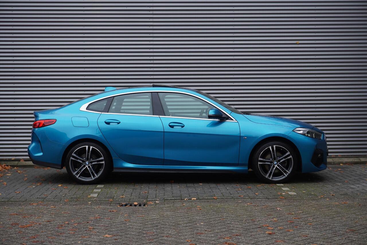 BMW 2-SERIE Gran Coupé 218i Executive | Model M Sport | Parking Pack | Achteruitrijcamera | Glazen panoramadak | HiFi System