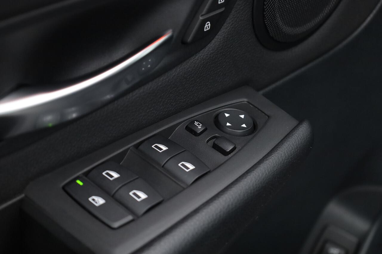 BMW 2-SERIE Active Tourer 220i 192pk | Navi | Afn. Trekhaak | Camera | Keyless | LED | Stoelverw. | 17''