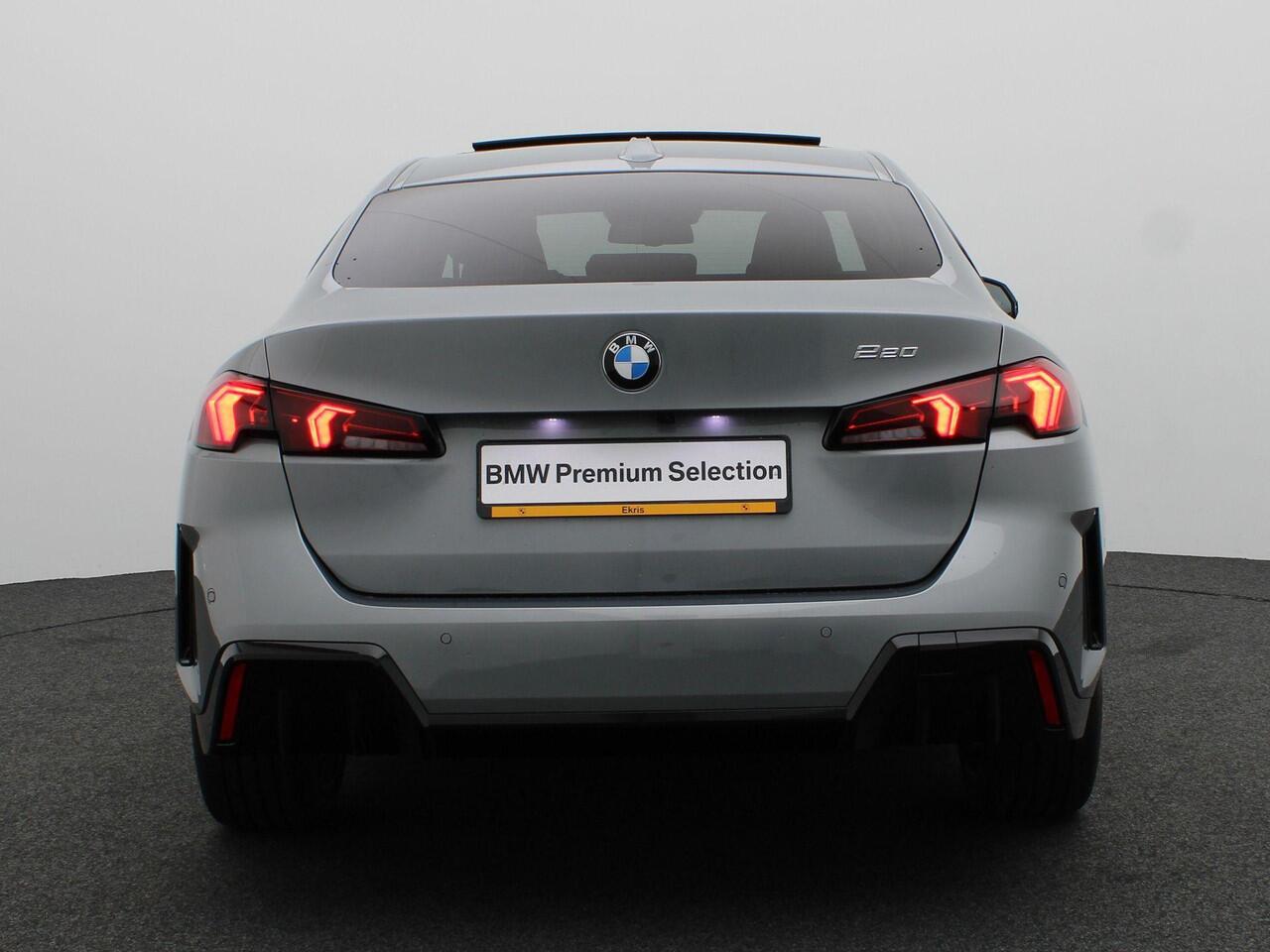 BMW 2-SERIE Gran Coupé 220 M Sportpakket | Premium Pack | Stuurwielrand Verwarmd | Comfort Access | Achteruitrijcamera | Panoramadak | Driving Assistant Plus | Harman Kardon | 19''