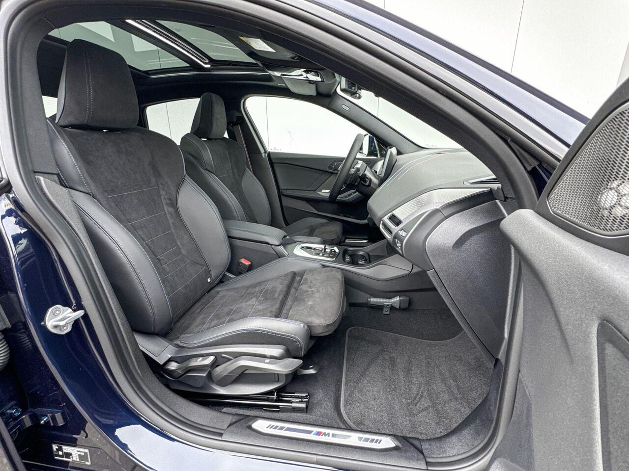 BMW 2-SERIE Gran Coupé 220 M-Sport Pro / Glazen Schuifdak / Adaptieve LED koplampen / Driving Assistant / Driving Assistant plus / Stuurwielrand verwarming / Camera / Harman Kardon / 19 inch