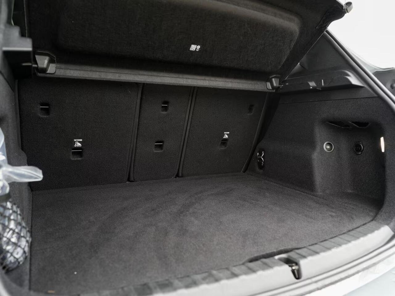 BMW 2-SERIE Active Tourer 218i M Sport Trekhaak Panoramadak Stuurwielverwarming Stoelverwarming Keyless Entry