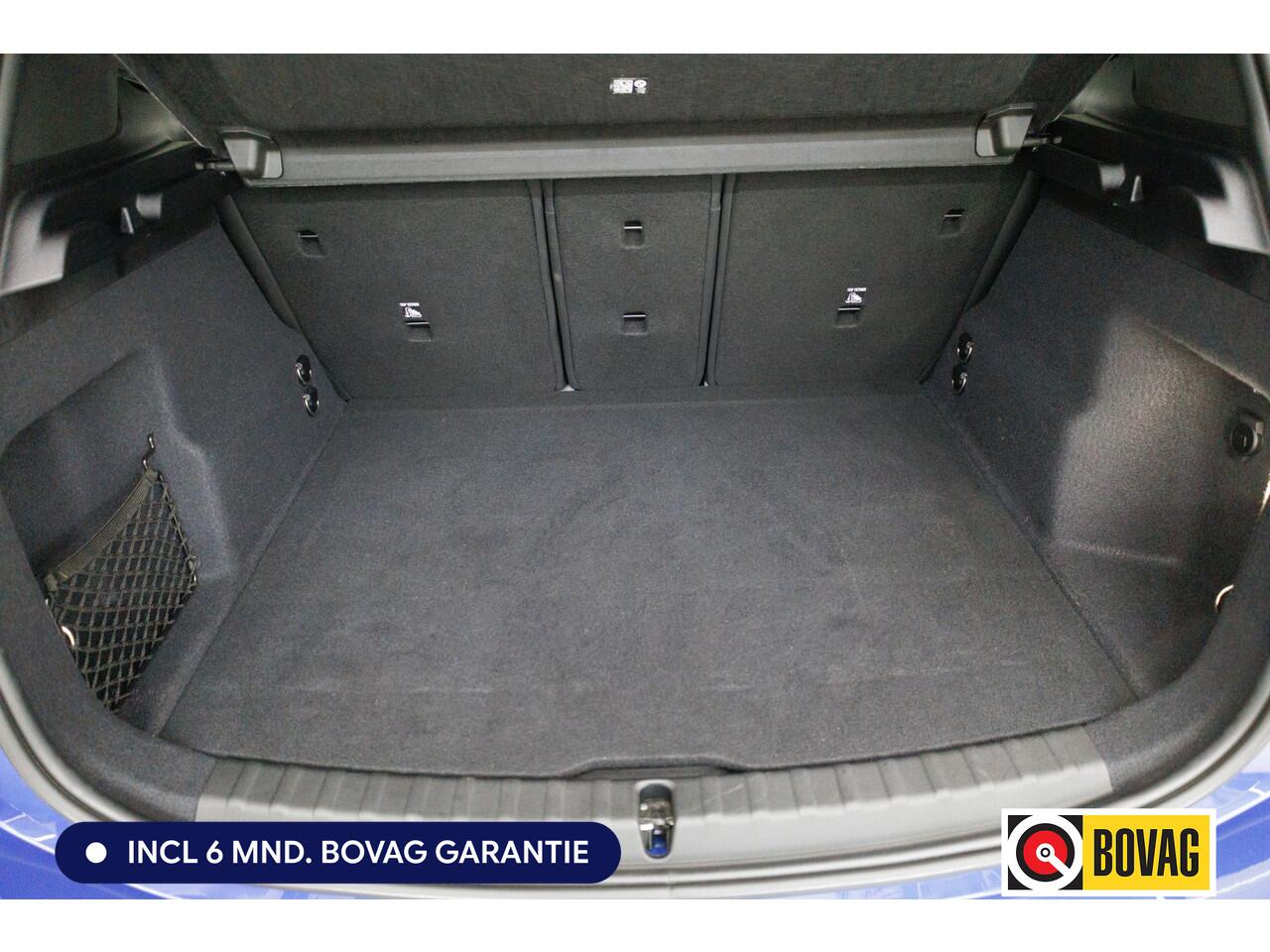 BMW 2-SERIE Active Tourer 218i M-Sport automaat | 19 inch Individual Panoramadak | Harman Kardon | HUD Adaptive cruise, 360 Camera, PDC V+A, El.verstelbare stoel met geheurgen, Elektrische achterklep, Keyless