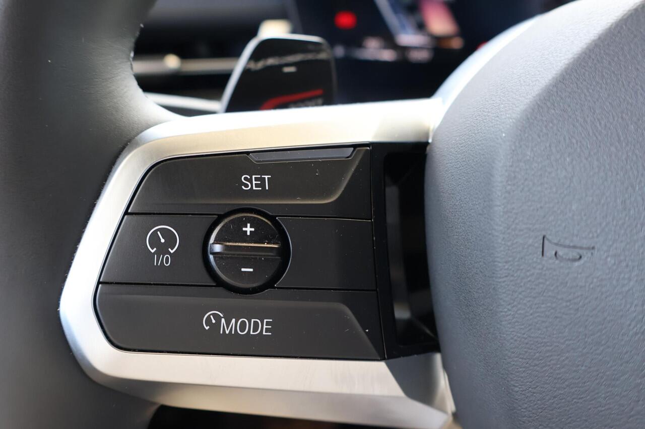 BMW 2-SERIE Active Tourer 218i | M Sportpakket | Premium Pack | Voorstoelen Verwarmd