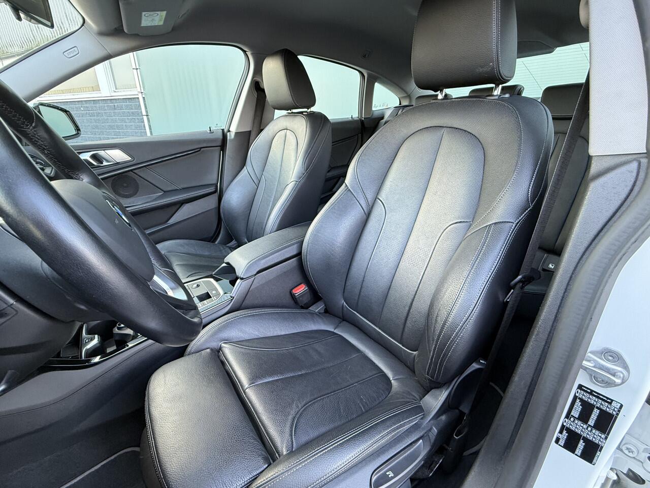 BMW 2-SERIE Gran Coupé BWJ 2020 218i 141 PK Executive AUTOMAAT LEDER | VIRTUAL COCKPIT | STOELVERW. | PDC | NAVI | CLIMA | CRUISE | BLUETOOTH | LMV 17 INCH | MULTIFUNCT. STUURWIEL