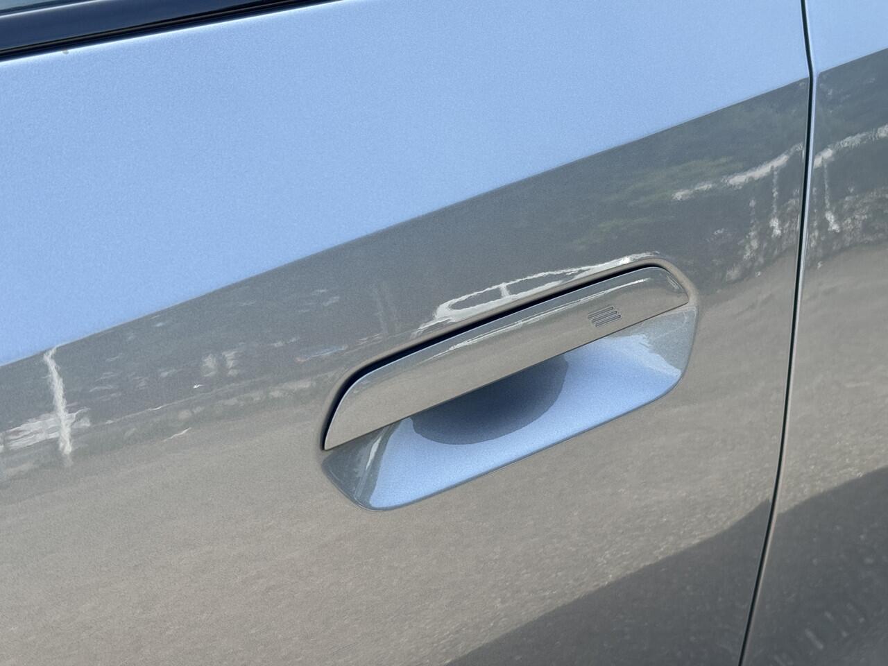 BMW 2-SERIE Active Tourer 225e xDrive M pakket, Harman/Kardon, Head-Up, Trekhaak, Panoramadak, Adaptive cruise, Alle Opies!!! . Een proefrit levert het bewijs. Neem contact op en we maken een afspraak!