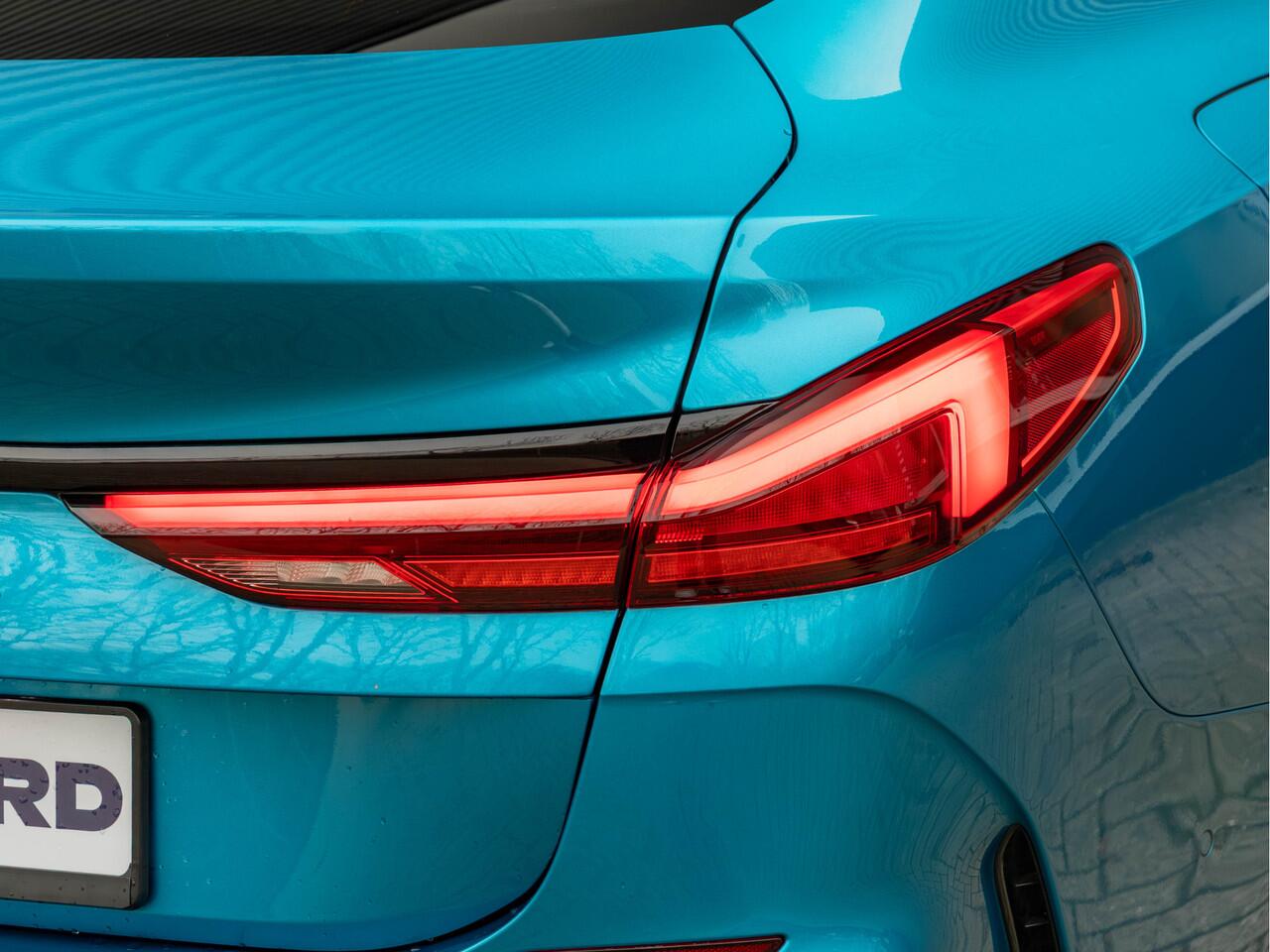 BMW 2-SERIE Gran Coupé 220i M-Sport - Pano - Verwarmd Stuurwiel - ACC - Camera