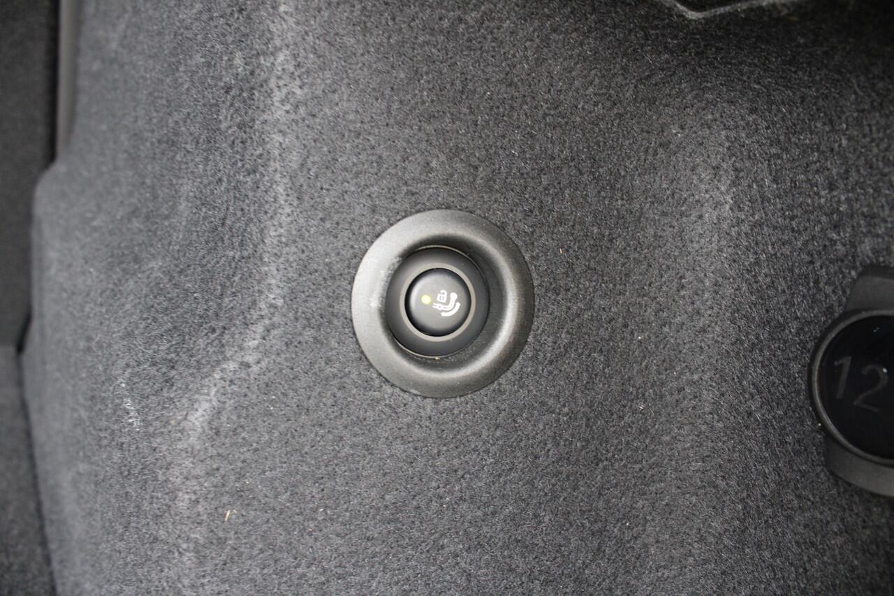 BMW 2-SERIE Active Tourer 218i | M-pakket | El. Trekhaak | AppleCarplay | Keyless | El. Achterklep |