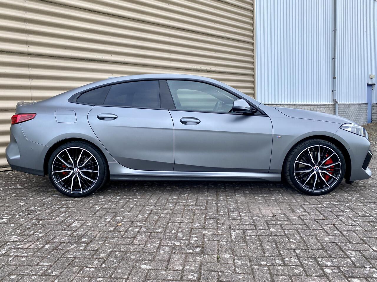 BMW 2-SERIE Gran Coupé 220i Automaat [ Panodak,M-Sportpack,leer,Sportstoelen,19``lmv ]