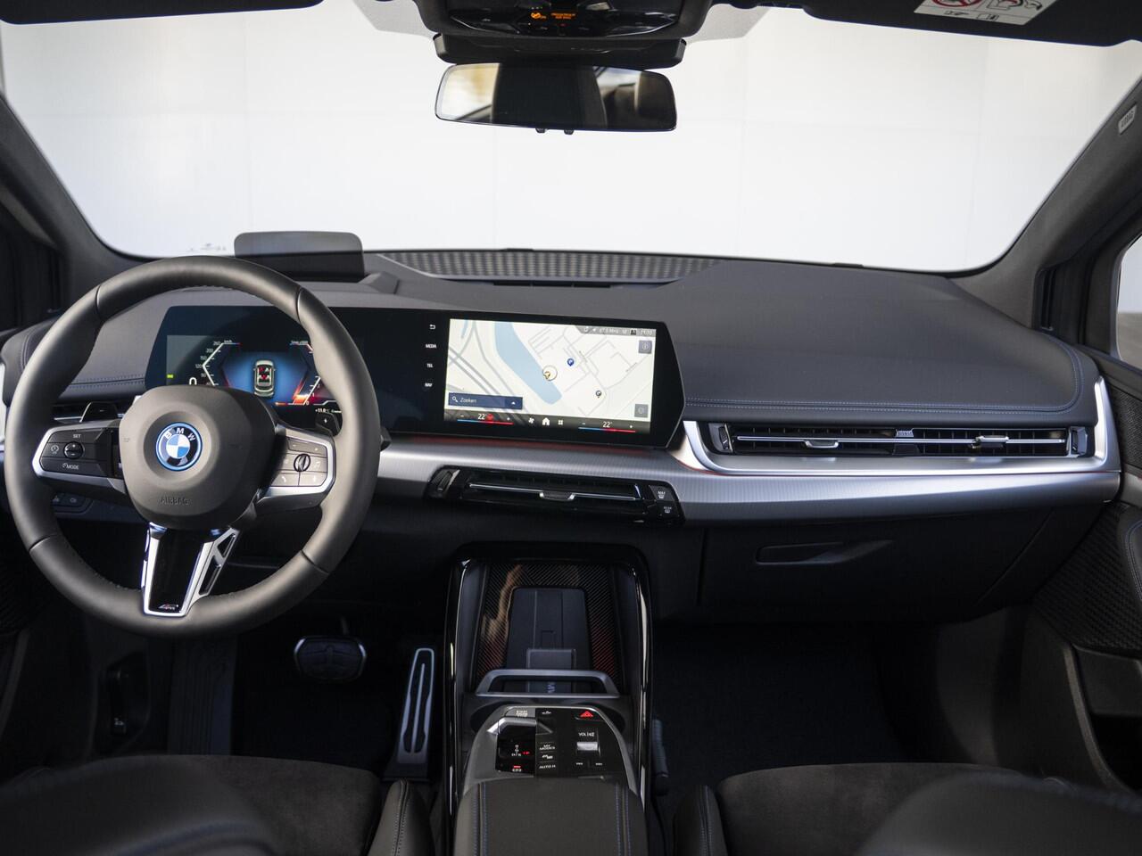 BMW 2-SERIE Active Tourer 225e xDrive | M Sport Pakket | Innovation Pack | 18" | Head-Up Display | Verwarmd Stuurwiel | Trekhaak | Ekris Selection
