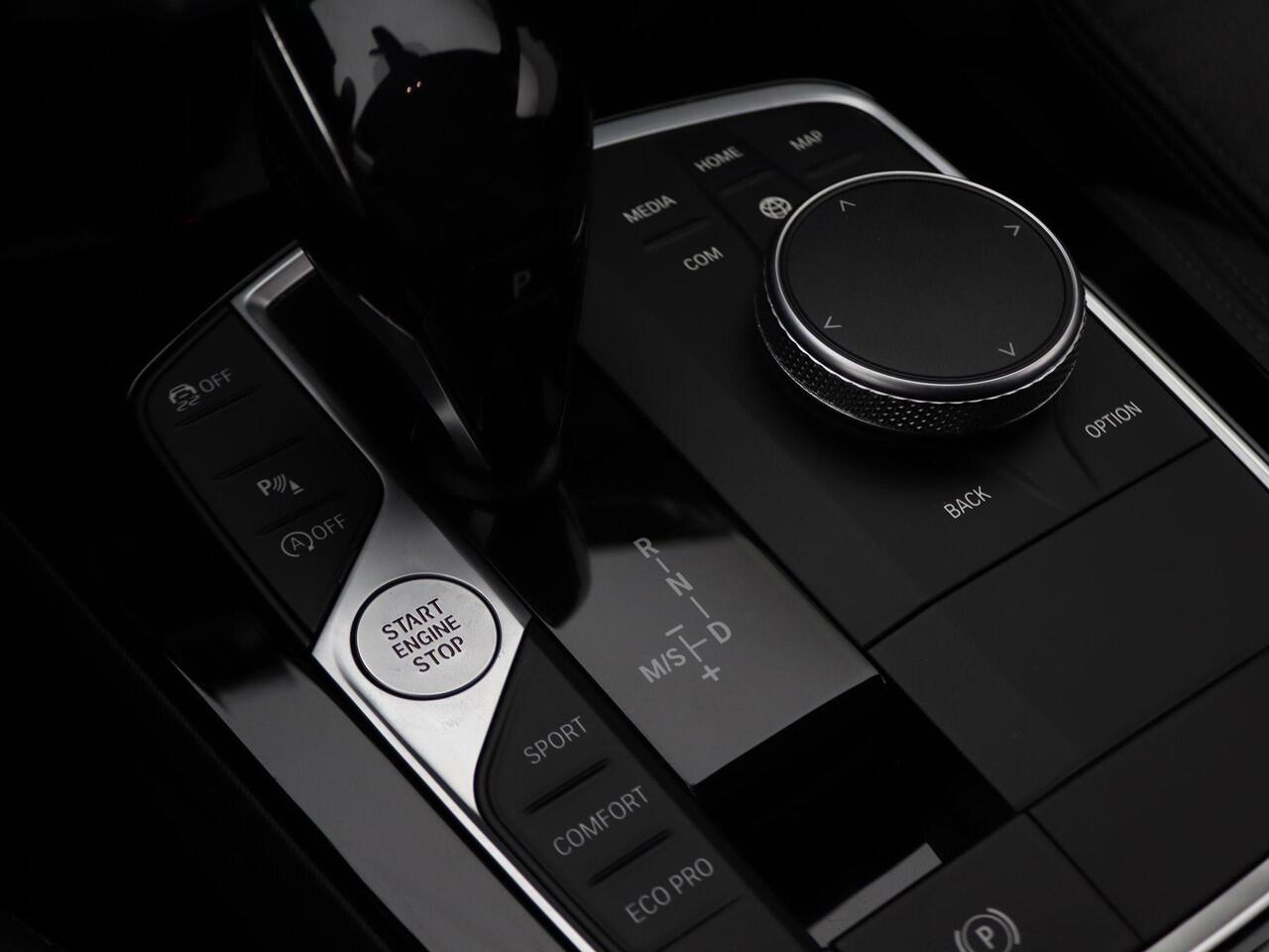 BMW 2-SERIE Gran Coupé 218i High Executive | Audio Media Pack | Parking Pack | Sportstoelen | Parking Assistant | DAB | HiFi | 18''