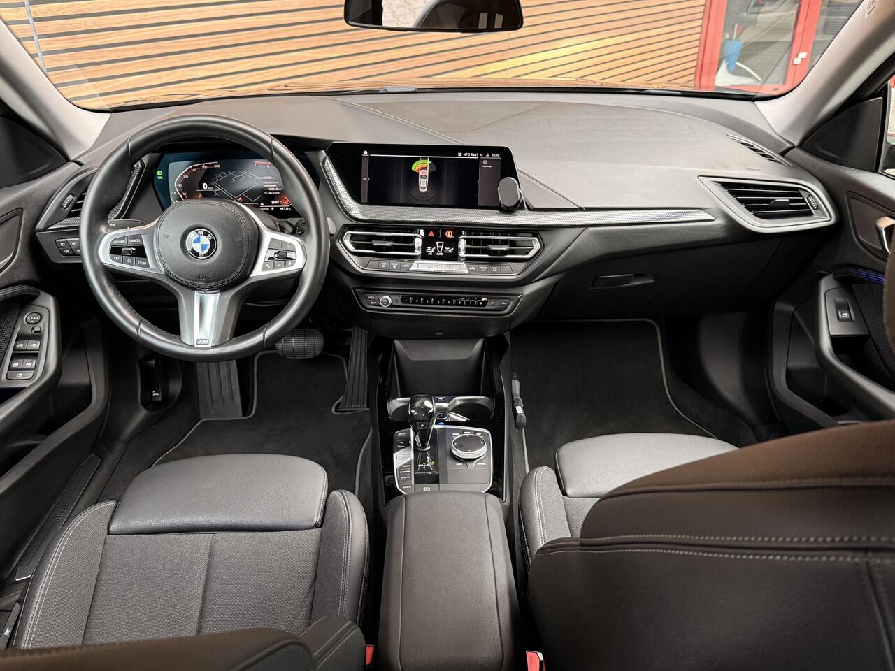 BMW 2-SERIE Gran Coupé 218i High Executive Sportstoelen / Navi / Clima / Carplay