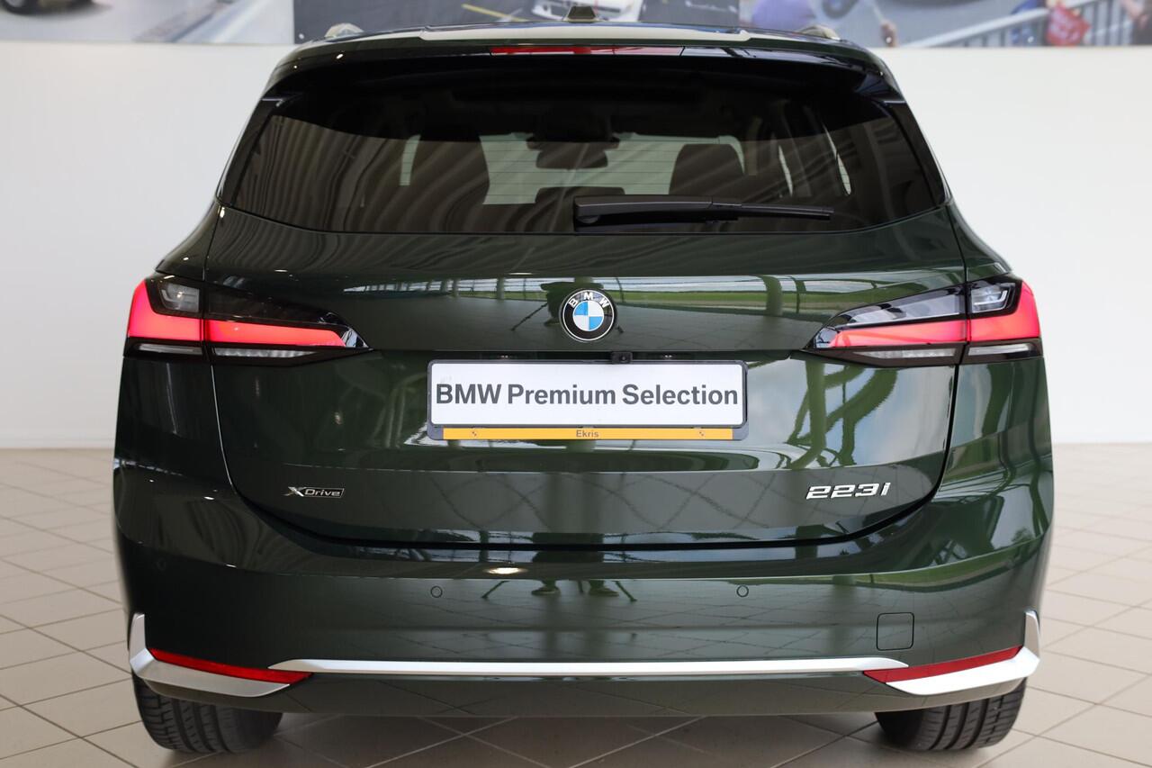 BMW 2-SERIE Active Tourer 223i | Luxury Line | Driving Assistant Professional | Travel Pack | Innovation Pack | Trekhaak Pakket