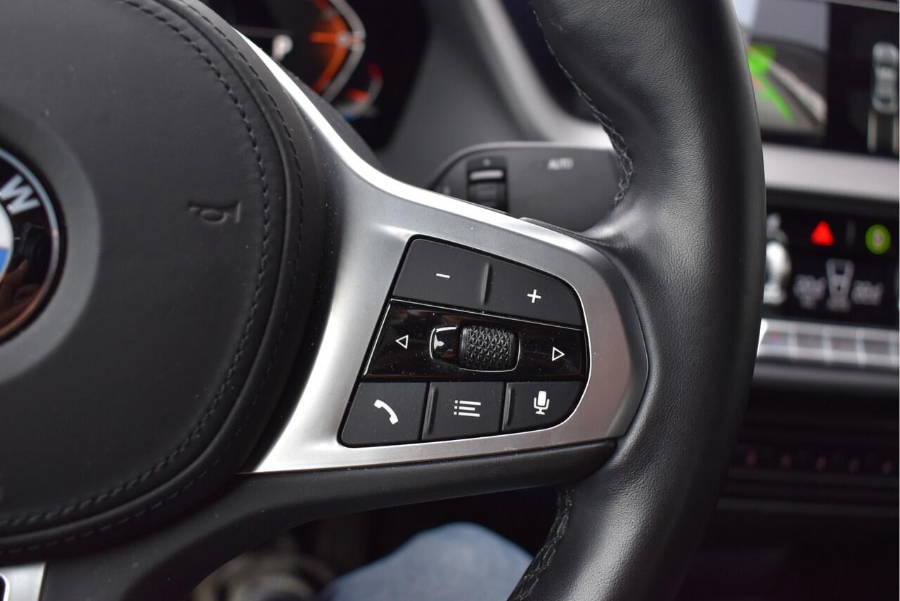 BMW 2-SERIE Gran Coupé 220i M-sport Head up, Adaptive cruise, Camera, Stoel/stuurverwarming, Carplay