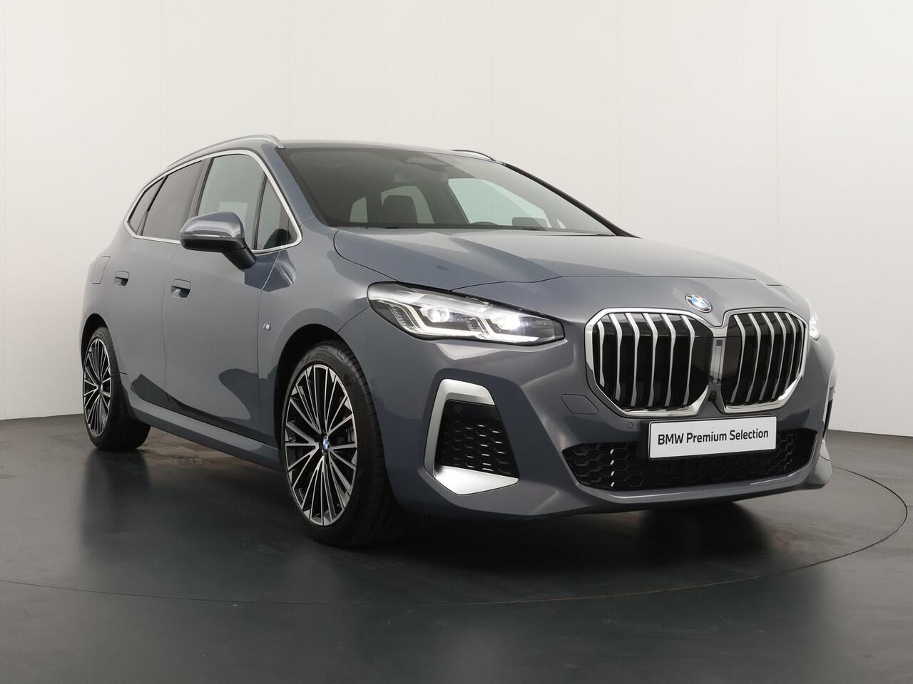 BMW 2-SERIE Active Tourer 220i | M Sportpakket | Travel pack | Comfort Acces | Elektrisch verwarmde voorstoelen