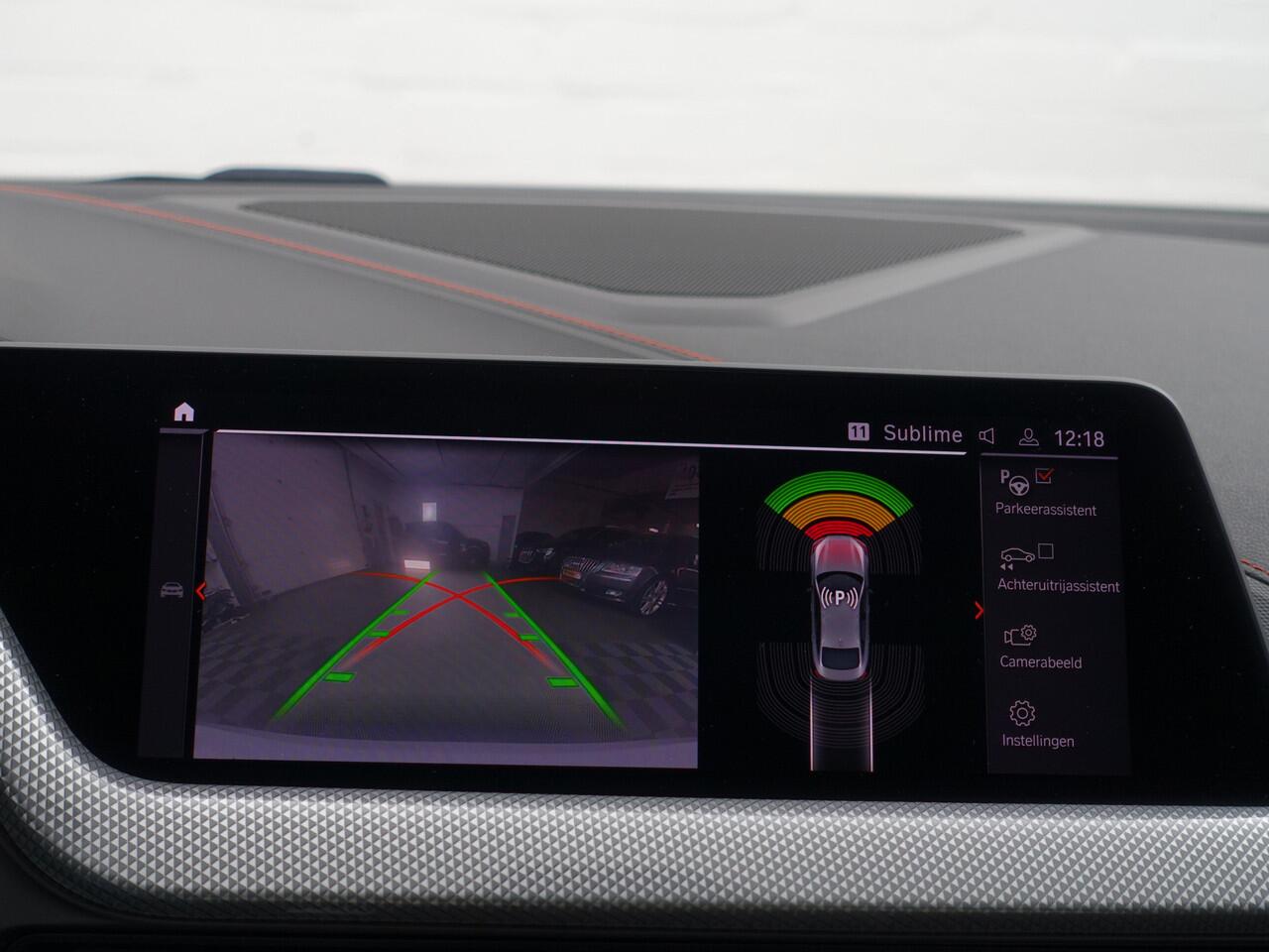 BMW 2-SERIE Gran Coupé 218i M Executive Edition Aut- Panoramadak, Stuur/Stoelverwarming, Sfeerverlichting, Carplay, Sport Interieur