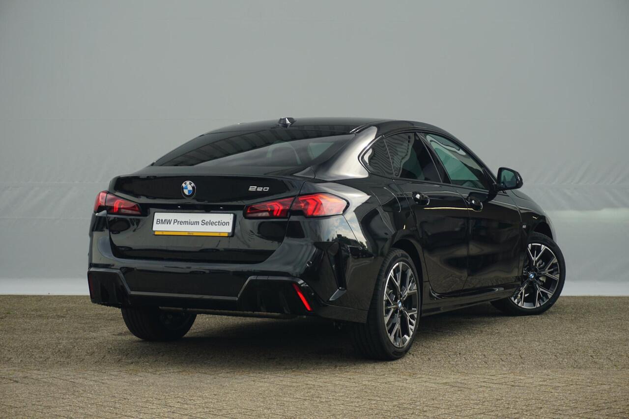BMW 2-SERIE Gran Coupé 220 M Sport Design 18'' / Stuurwielrand verwarmd / Comfort Access / Driving Assistant