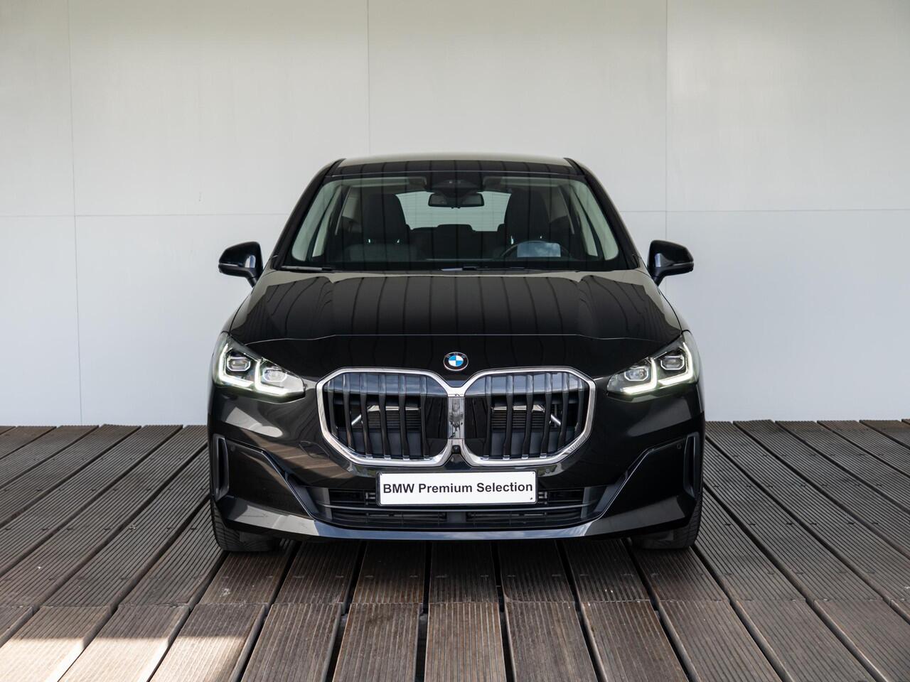 BMW 2-SERIE Active Tourer 218i | Innovation Pack | Parking Assistant Plus | Head-Up Display | Comfort Access | Isofix | 17''