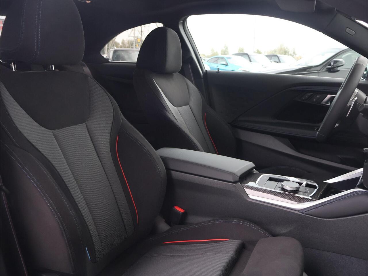 BMW 2-SERIE Coupé 220i | M Sportpakket Pro | Innovation Pack | Premium Pack