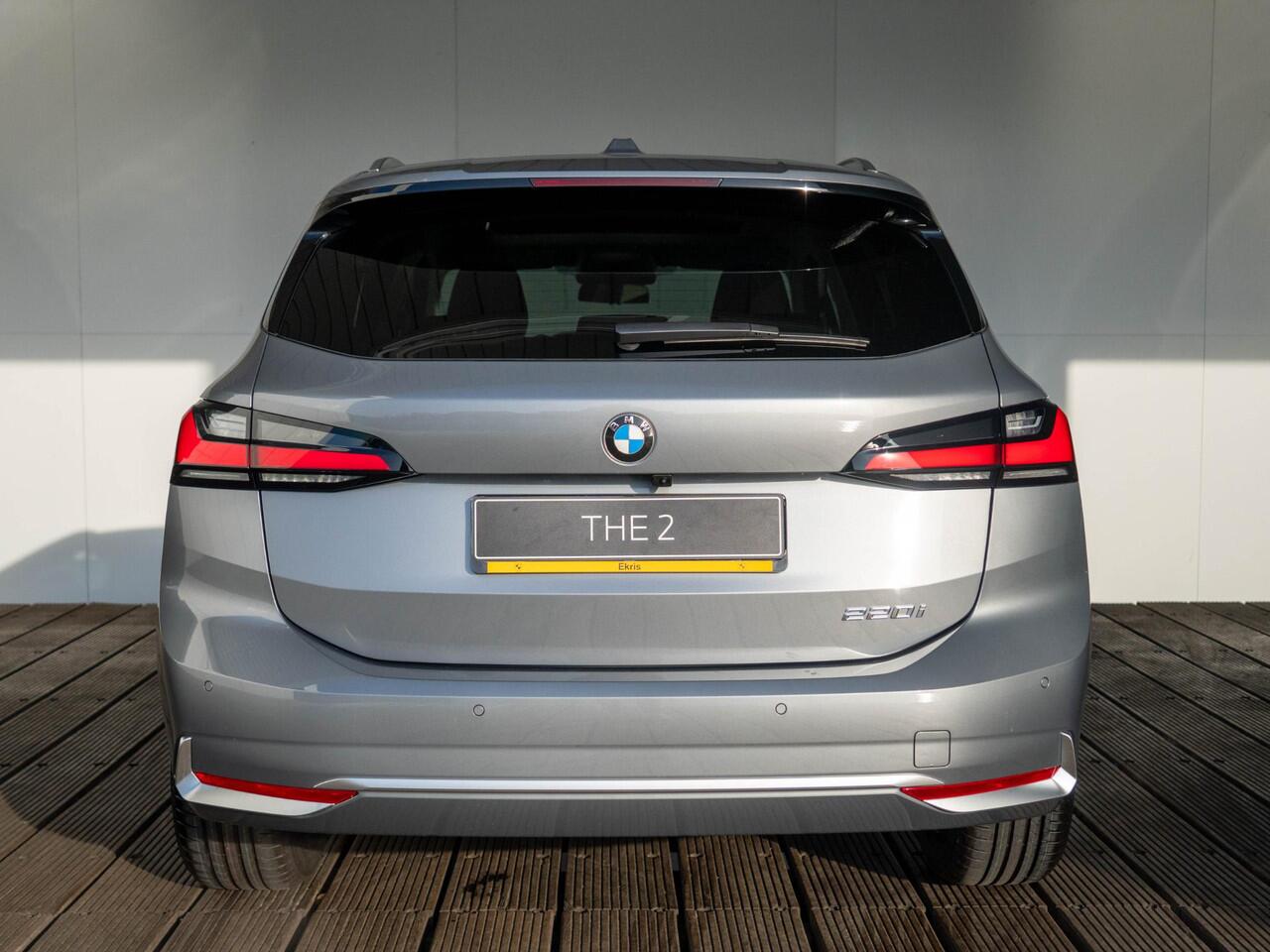 BMW 2-SERIE Active Tourer 220i Luxury Line | Equipment Package | Comfort Pack | Travel Pack | Showroom Selection