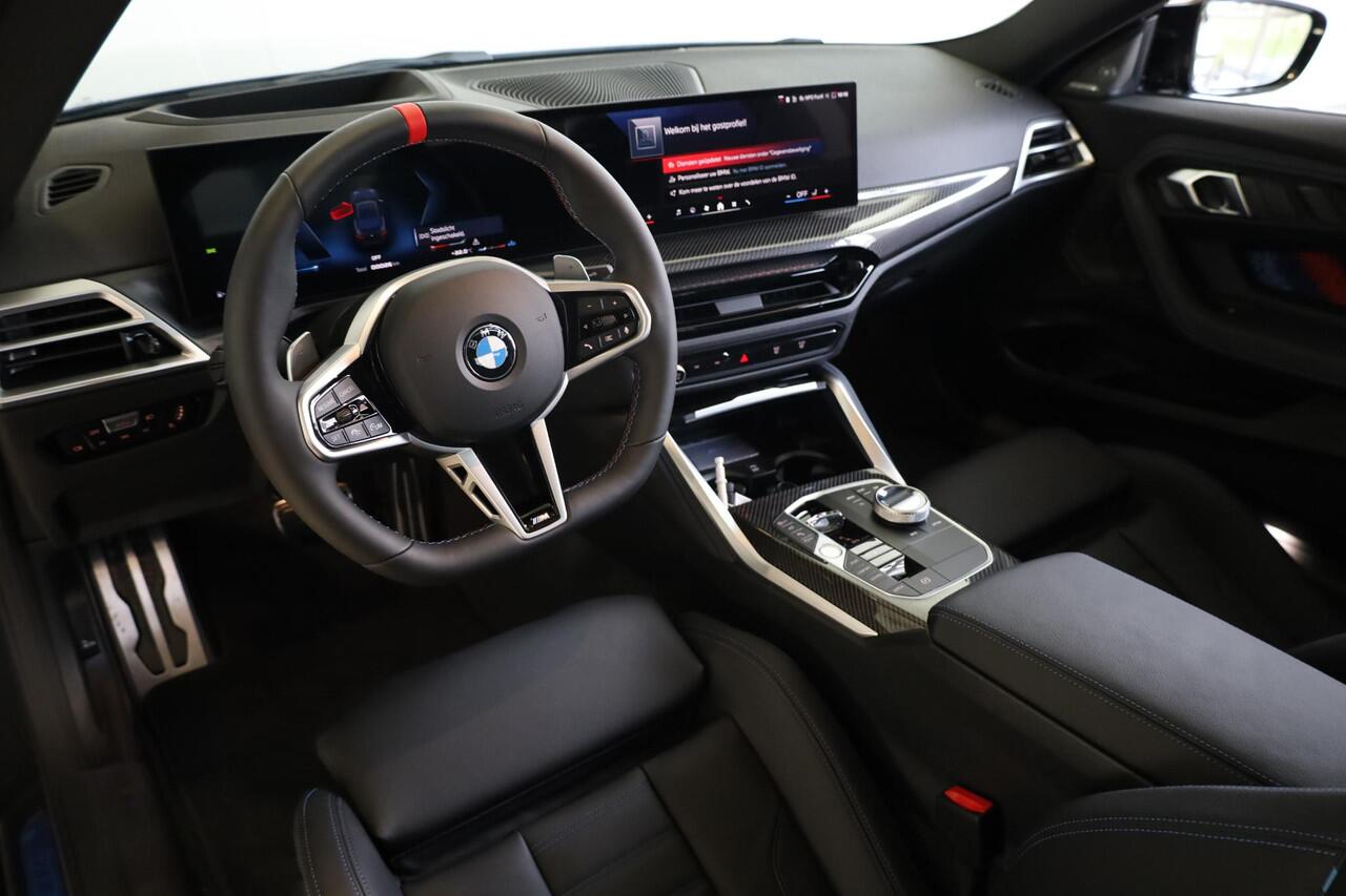 BMW 2-SERIE Coupé M240i xDrive M Sportpakket Pro | Panoramadak | Head-Up | Harman Kardon | Adaptieve Cruise Control | Stoel & Stuurwielverwarming | 360 Camera | Carbon Interieur | Dodehoekdetectie | Elektrisch Verstelbare Stoelen | Adaptieve LED | Trekhaak afneembaar