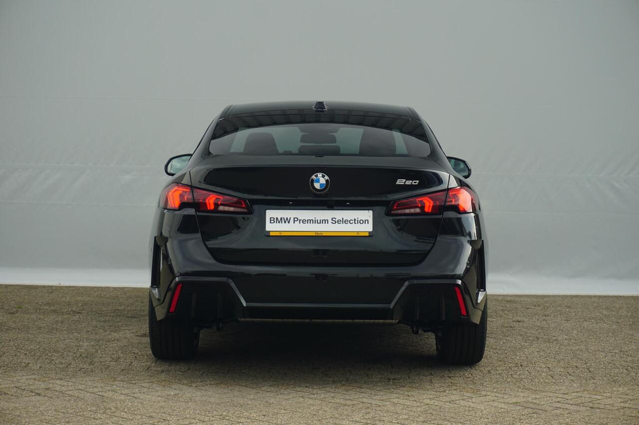 BMW 2-SERIE Gran Coupé 220 M Sport Design 18'' / Stuurwielrand verwarmd / Comfort Access / Driving Assistant
