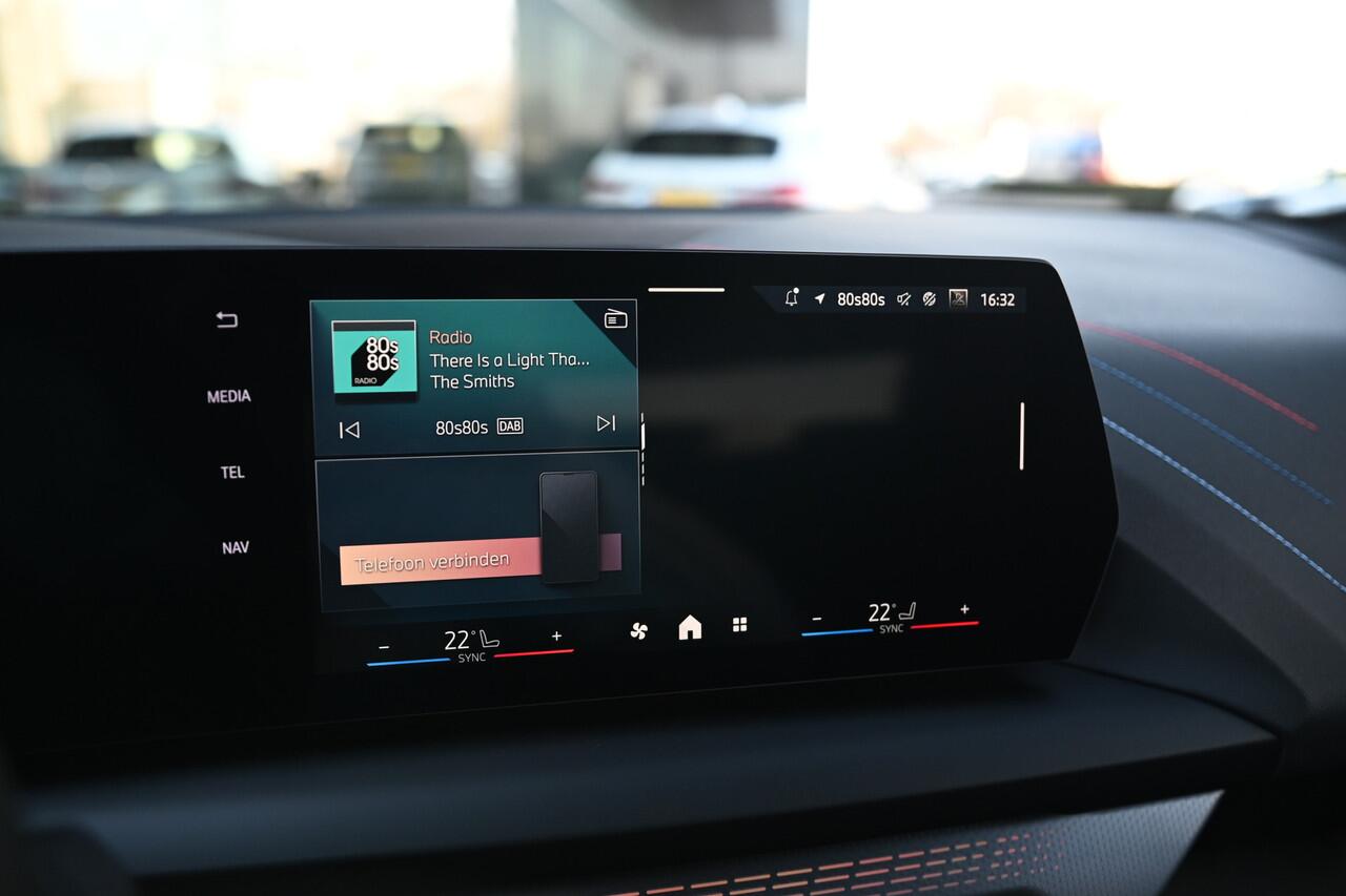 BMW 2-SERIE Gran Coupé 220 M Sport Automaat / Sportstoelen / Adaptieve LED / Comfort Access / M Adaptief onderstel / Parking Assistant / Stoelverwarming