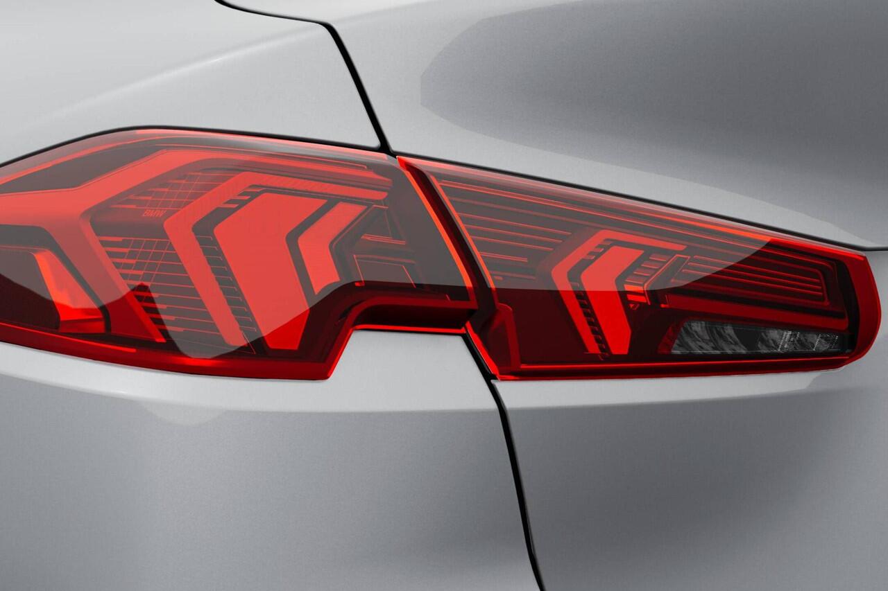 BMW 2-SERIE Gran Coupé 220 M Sport Design Edition | Glazen Panoramadak | Extra getint glas | Harman Kardon