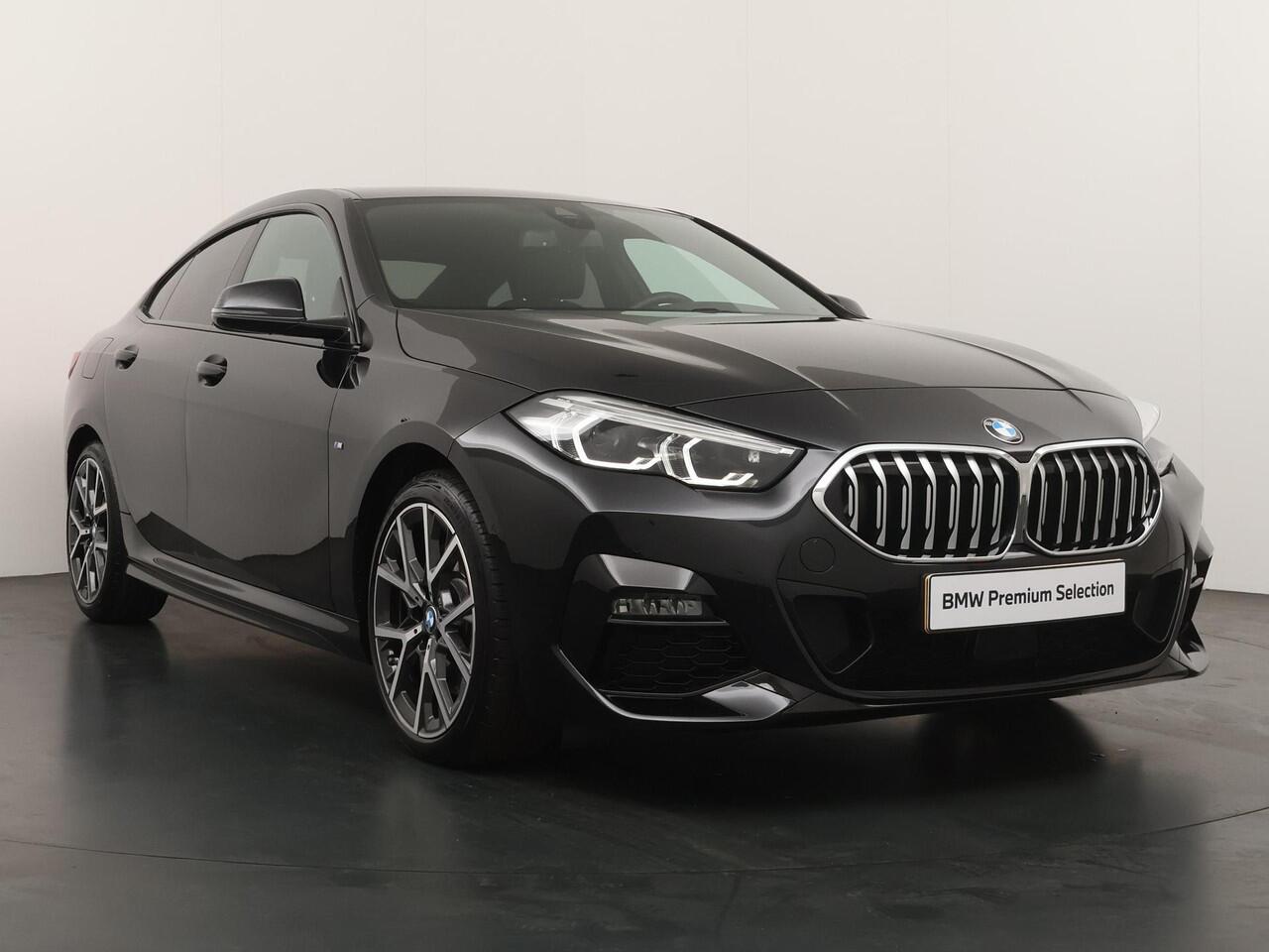 BMW 2-SERIE Gran Coupé 220 M Sport | Panoramadak | Active Cruise | Head-Up | Stoelverwarming | Stuurverwarming |